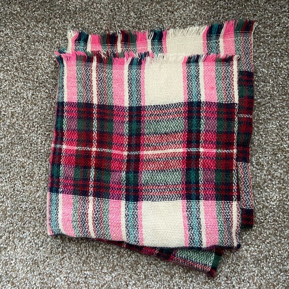 Blanket Scarf - Picture 2 of 3